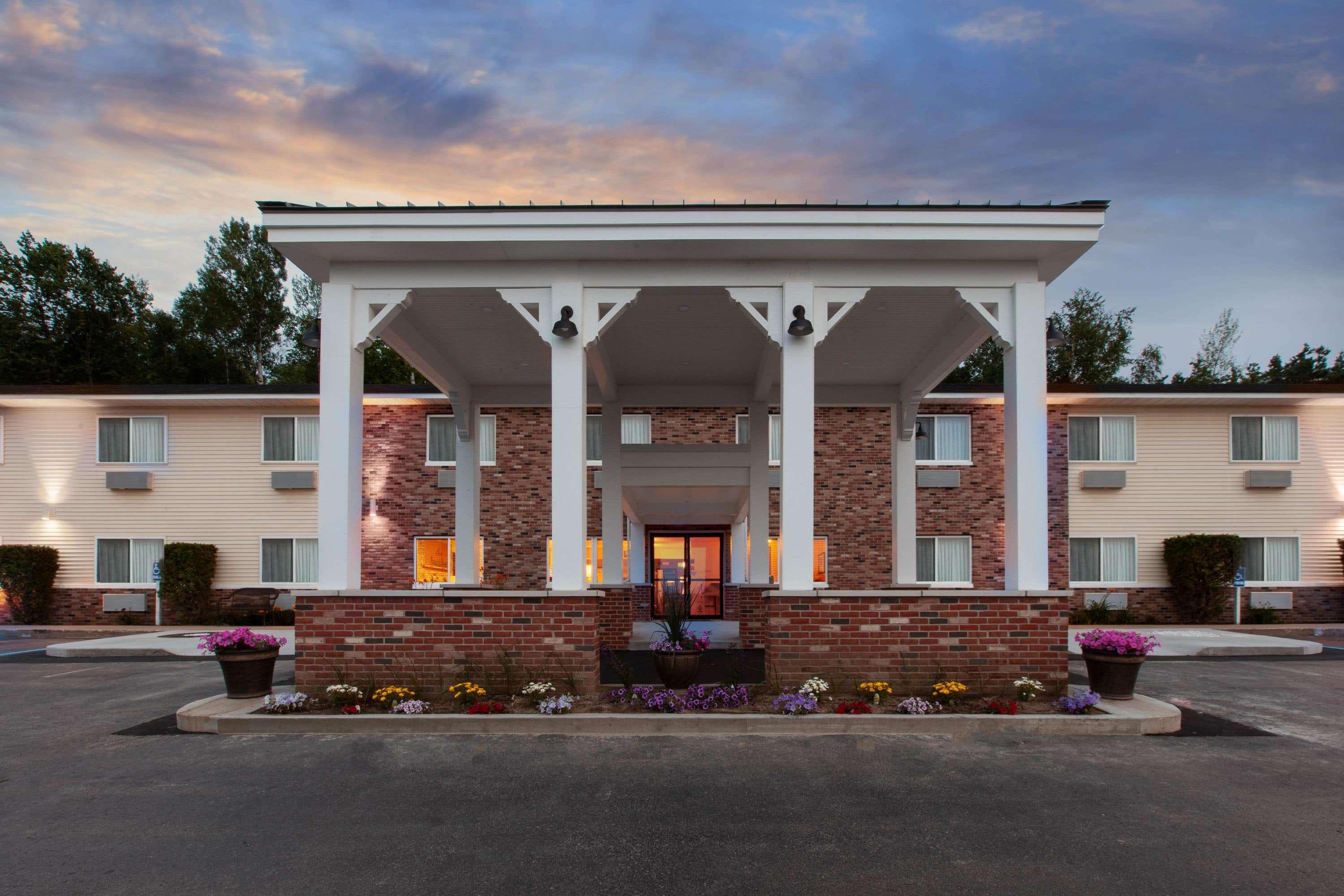 Americinn By Wyndham Petoskey Exteriér fotografie